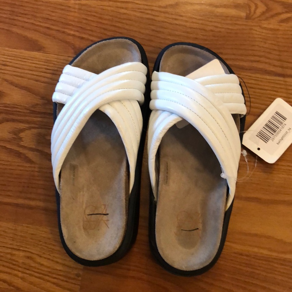 YES sandal white,small thick heel sz euro 36/sz6